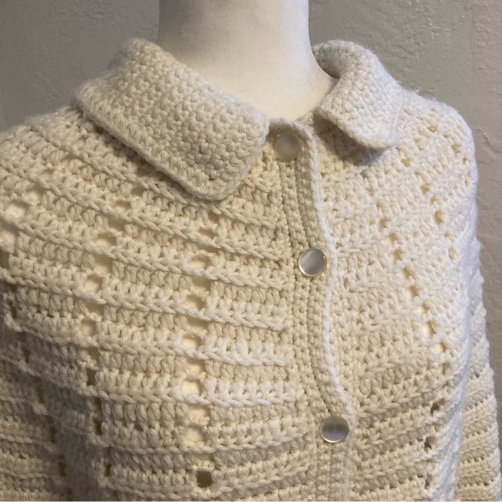 Vintage 1960s Hand-Knitted Button Down Sweater Cape Poncho Cream White - Picture 3 of 10